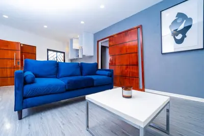 Image de The Kamp: 2 Apts w/ Lounge, Bathtub, Ac, WiFi, Smart Tv, Laundry & 24/7 Security
