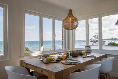 Image de Beach house apartment midship by the sea