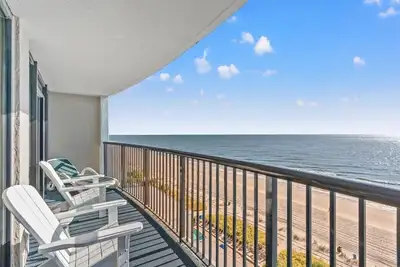 Image de Spacious Oceanfront 3 Br / 2 Ba Condo at Compass Cove!