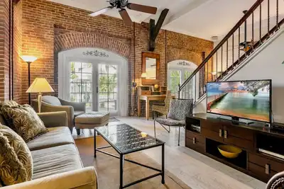 Image de **Anchor House est 1904 @ Truman Annex** Villa near Duval & Beach + Last Key Ser