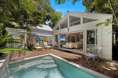 Image de ** Flight Of The Flamingo @ Old Town ** Home & Private Pool + Last Key Services.