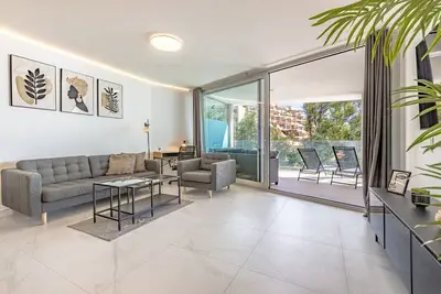 Image de 2br Modern Apt W/ Bbq, Terrace & Steps To Beach