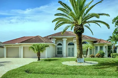 Image de Villa Different - Quatre Chambres Villa, Couchages 8