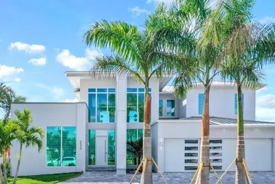 Image de Villa Flash - Cinq Chambres Villa, Couchages 10