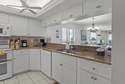 Image de Beautiful panoramic views of the Gulf, 2 bedroom w/sleeping den, 2 bath condo