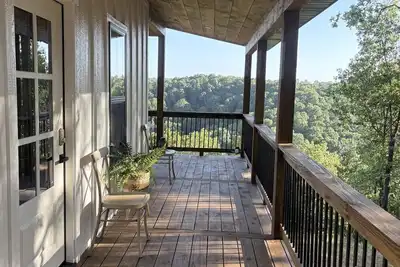 Image de Private, Scenic, Cozy, and Romantic Cabin with Fireplace and Hot Tub for Two!