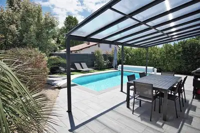 Image de Maison pour 8 avec piscine privée
