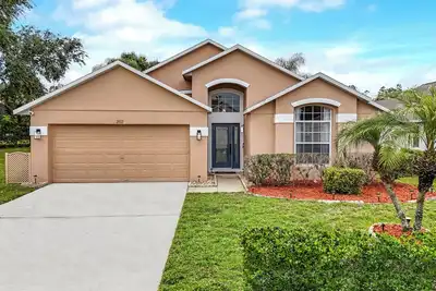 Image de Oak Island Gem Cozy 4br with Pool & Spa Near Disney, Dining and Shopping