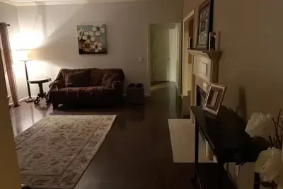Image de Beautiful New Home for Rent - Park