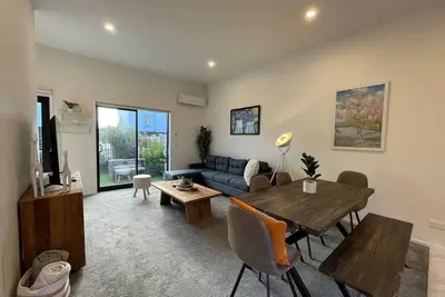 Image de Modern and Contemporary 3br Home
