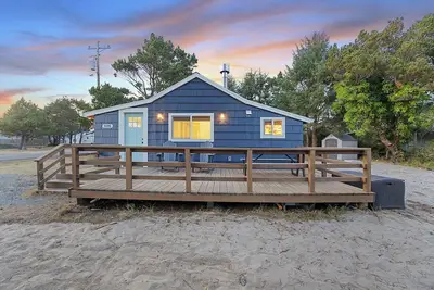 Image de Nedonna Beach Cottage • 2 Miles North of Rockaway Beach • Cozy Coastal Stay