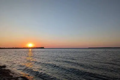 Image de Sun & Sea Summary:<br>Th