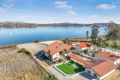 Image de Lakeside Retreat