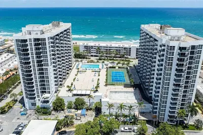 Image de Escape to Paradise: Luxurious Beachfront 2 bedroom 2 bath condo in Pompano Beach