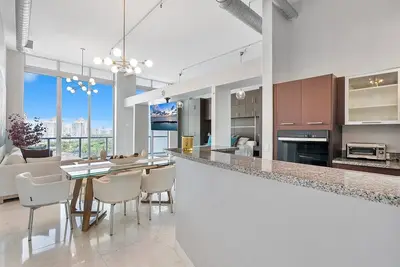 Image de 2-bedroom Penthouse in delightful Aventura