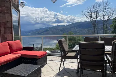 Image de Endless Views by the Lake