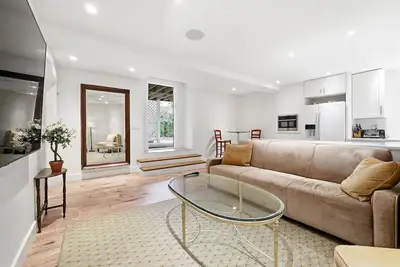 Pet Friendly Herty House (Lower Level Only)