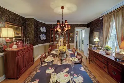 Image de Possum Trot Farmhouse - Wedding & Event Venue, Lodging for 18, Stone Fireplace