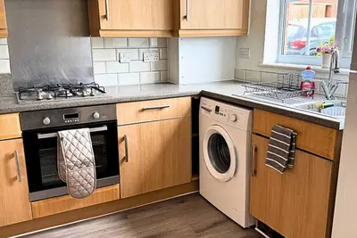 Image de Stylish 3br Home | Garden + Wi-Fi + Parking – Perfect for Work or Family