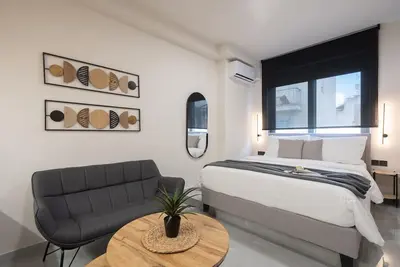 Image de Liv - Prime Central Athens Studio S8-2a