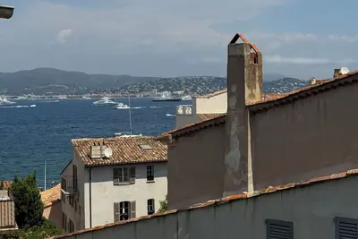 Image de Situé au pied de la Citadelle et de la Ponche