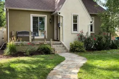 Image de Adorable house next to campus