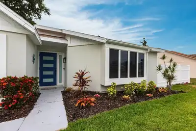 Image de 3-Bdr Tropical Escape with Heated Saltwater Pool Minutes from Anna Maria Island