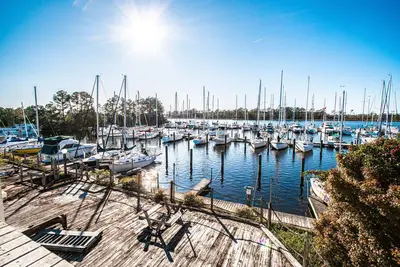 Image de Waterfront Condo near Tryon Palace | Sleeps 4