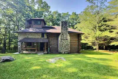 Image de Spacious, Unique Home