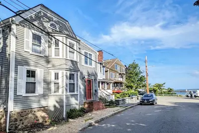 Image de 3-bedroom harborside home in charming Marblehead with WiFi, Ac, fitness room