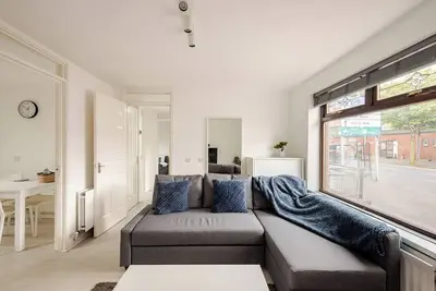Image de This apartment is a 2 bedroom(s), 1 bathrooms, located in Belfast, Northern Ireland.