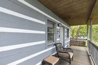 Image de Hillside Hideout Log Cabin For 2! Cabin 10