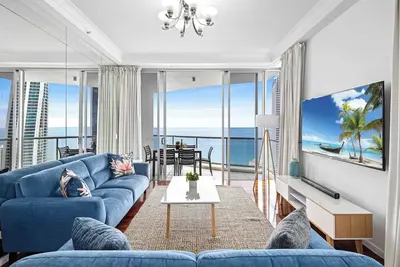 Image de Chevron Renaissance Skyhome Ocean & River Views