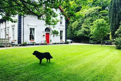 Image de Spacious 6 Bedroom Victorian Period Villa