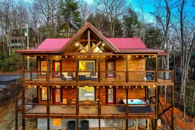 Image de Smokies Cabin: Arcade, Hot Tub, Mins to Pf & Gburg