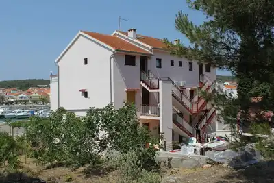 Image de Appartement d'une chambre avec la terrasse et la vue sur le mer Kukljica, Ugljan (A-8318-b)