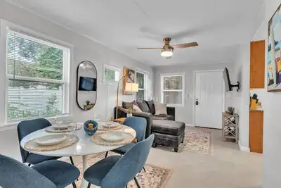 Image de Walkable Lakeland Getaway | Near Florida Southern & Lakes | Private Patio & Grill
