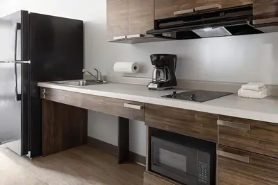 Image de Adventure Awaits! Stay in a Room near Sylvan Bay Landing | Onsite Pool | Parking