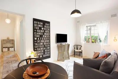 Image de Super tranquil 2br unit only 3mins from the Beach!