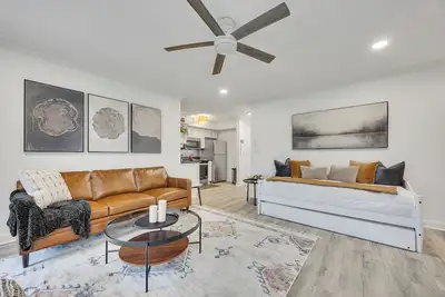 Image de \"Peachtree Perch\" Dtown Condo w Balcony, Sleeps 4