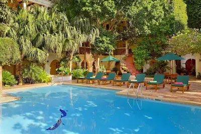 Image de Serene Historic Haven | Downtown Sites, Pool Access | 4 Stylish Units
