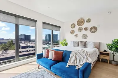 Image de Skyline View Serene Oasis