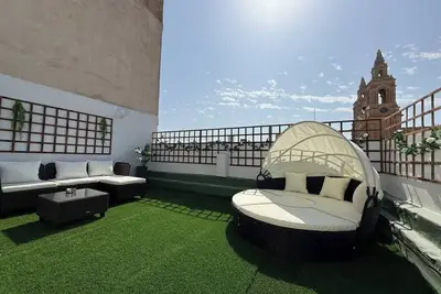 Image de This townhouse is a 2 bedroom(s), 4 bathrooms, located in Sliema, null.