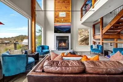 Image de Perfect for Groups | 2 Side-by-Side Cabins Near Pigeon Forge