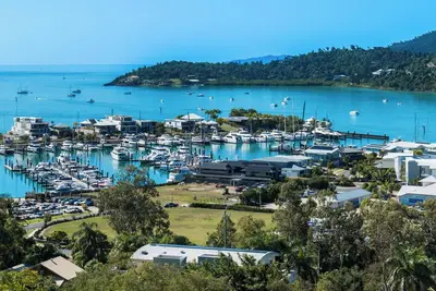 Image de 2 Bed 2 Bath apartment with breath-taking Coral Sea views