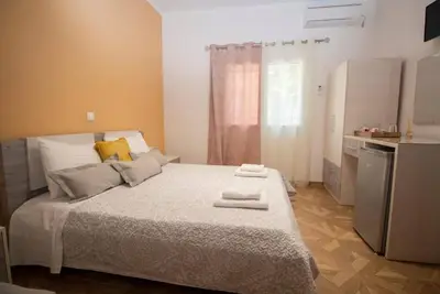 Image de Deluxe Double Room – Clean & Relaxing Stay Near Beach + Free Parking