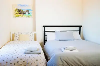 Image de Triple Room in Kensington with Ensuite Bathroom and Workspace