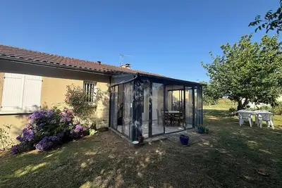 Image de Venez  à Angoisse dans une maison calme et des activités multiples autour.