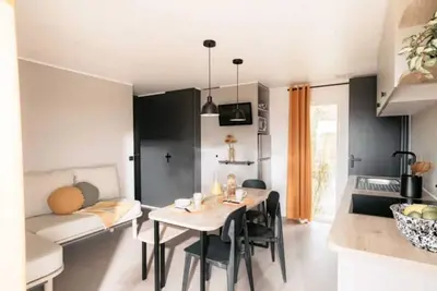 Image de Camping 3 étoiles - Piscine - ccbbhed