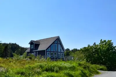 Image de Ocean‑View Cottage w/ Whale & Iceberg Spotting – 5 Min to East Coast Trail